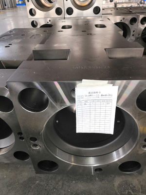 Cabeça do cilindro dianteiro do motor para KS80 KS100 KS120 Peças sobressalentes de disjuntores hidráulicos